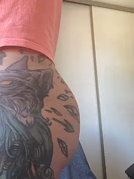 Snapshot of Luccreccia_ chatting on October 2025 12:15:02 PM Luccreccia online show from October 2025 12:15:02 PM