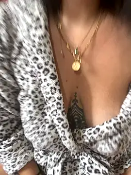 Snapshot of Luccreccia_ chatting on October 2025 09:10:02 AM Luccreccia online show from October 2025 09:10:02 AM