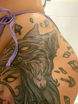 Snapshot of Luccreccia_ chatting on November 2025 09:43:01 AM Luccreccia online show from November 2025 09:43:01 AM