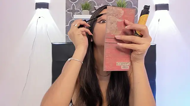 Snapshot of katybabyg chatting on October 2025 12:40:02 PM katybabyg online show from October 2025 12:40:02 PM