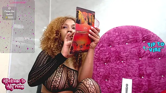 Litzy Curly online show from December 2024 02:38:02 PM