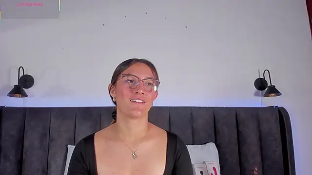 Ruth harvey  online show from October 2025 04:02:01 AM