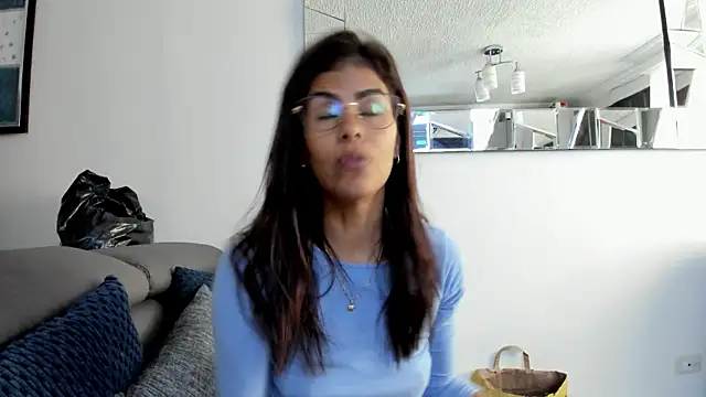 karlina charlotte1 online show from March 2025 01:20:01 PM