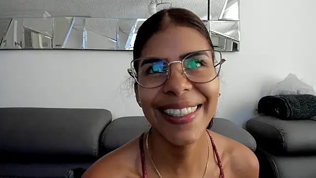 karlina charlotte1 online show from March 2025 01:01:02 PM