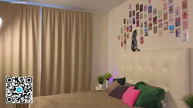 Snapshot of oliviabr0wn0 chatting on October 2025 02:32:01 AM oliviabr0wn0 online show from October 2025 02:32:01 AM