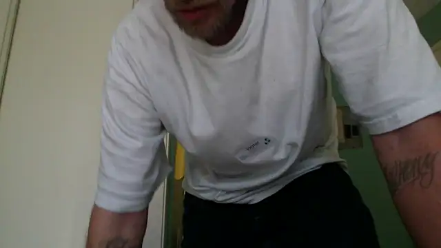 BIGWHITECOCKDOC36 online show from October 2025 08:40:02 PM