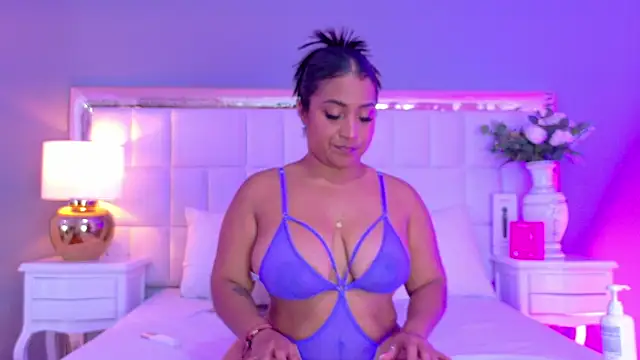 Snapshot of KateVenegas chatting on October 2025 08:09:02 PM KateVenegas online show from October 2025 08:09:02 PM