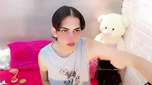 Daniela Pink  online show from September 2025 07:47:01 PM