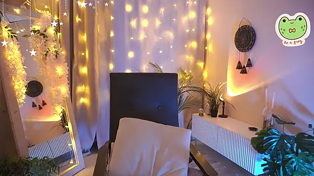 Snapshot of Sarah_Son chatting on October 2025 05:41:02 AM Sarah Son online show from October 2025 05:41:02 AM