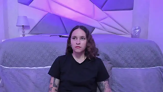 AnnyThompson  online show from December 2024 11:47:01 PM