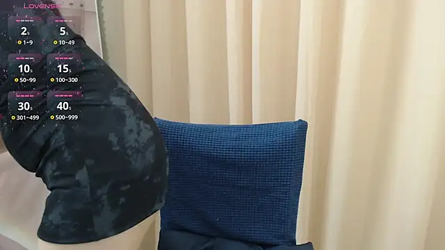 Snapshot of KaleAnisa chatting on October 2025 01:28:01 AM KaleAnisa online show from October 2025 01:28:01 AM