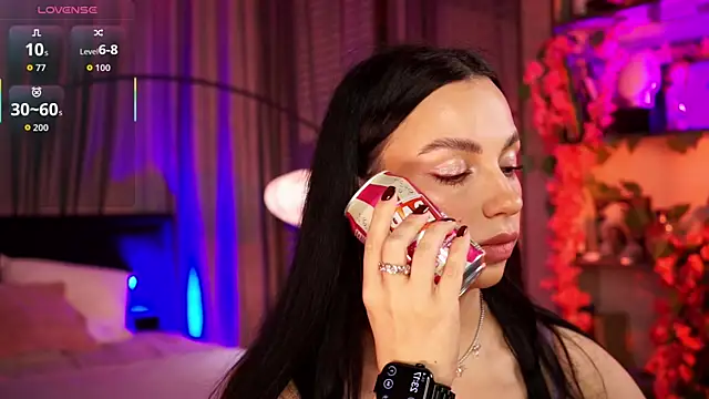 Snapshot of LunaNight chatting on October 2025 08:18:02 PM LunaNight online show from October 2025 08:18:02 PM