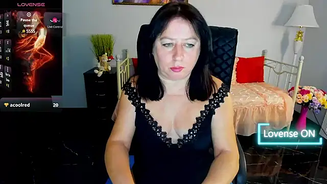 Julia Dean online show from January 2025 03:55:01 PM