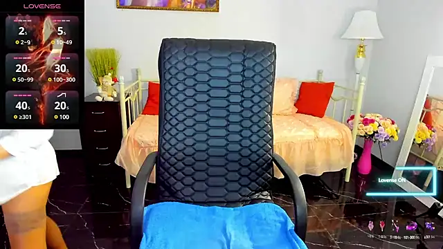 Julia Dean online show from January 2025 01:04:01 PM