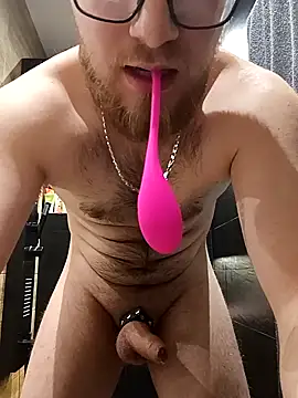 Snapshot of Sweet_bear69 chatting on February 2025 08:10:01 PM Sweet bear69 online show from February 2025 08:10:01 PM