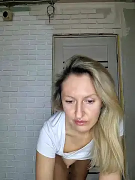 Miss    Mia  online show from January 2025 09:43:02 AM