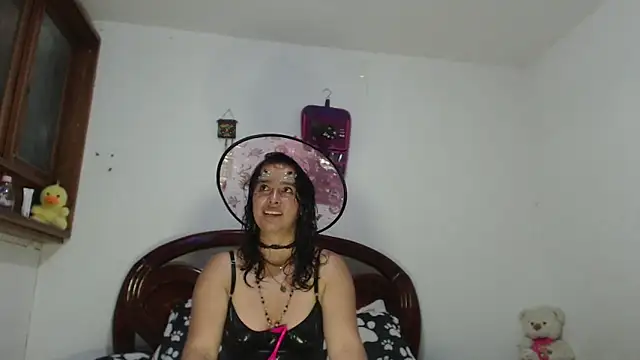 Snapshot of MagicStephany_ chatting on October 2025 02:58:02 PM MagicStephany online show from October 2025 02:58:02 PM