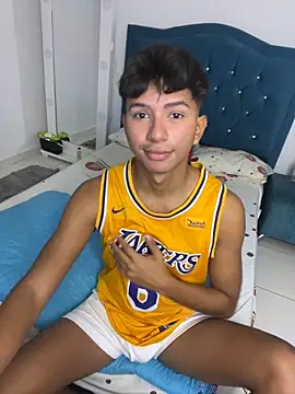 Leonarrrd 01 online show from September 2025 04:04:02 AM