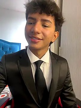 Leonarrrd 01 online show from November 2025 09:39:01 PM