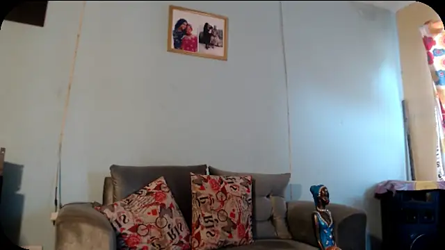 Amazing12inch online show from December 2024 08:51:02 PM