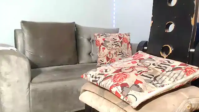 Amazing12inch online show from December 2024 05:53:02 PM