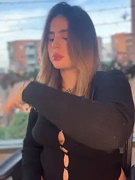 Snapshot of ValerieHilton chatting on January 2025 10:45:02 PM ValerieHilton online show from January 2025 10:45:02 PM