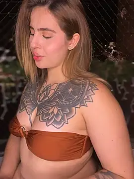 Snapshot of ValerieHilton chatting on January 2025 12:51:02 AM ValerieHilton online show from January 2025 12:51:02 AM