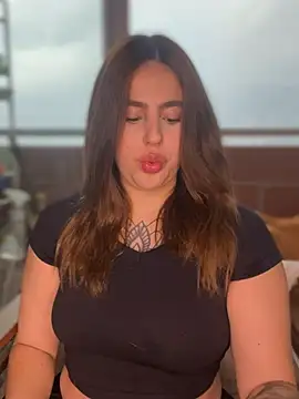 Snapshot of ValerieHilton chatting on February 2025 10:13:01 PM ValerieHilton online show from February 2025 10:13:01 PM