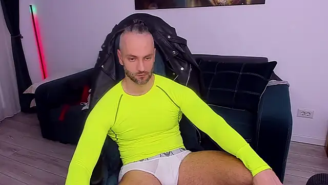 MarisMuscle online show from January 2025 06:43:01 PM