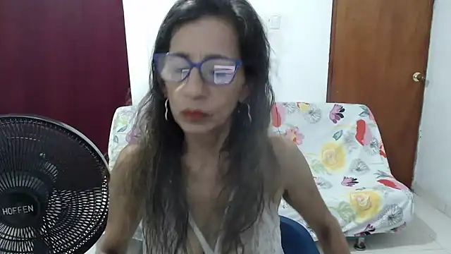 luz stella online show from February 2025 07:58:02 PM
