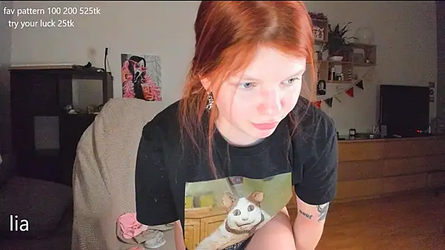 Snapshot of lil_lia chatting on February 2025 01:41:02 AM lil lia online show from February 2025 01:41:02 AM