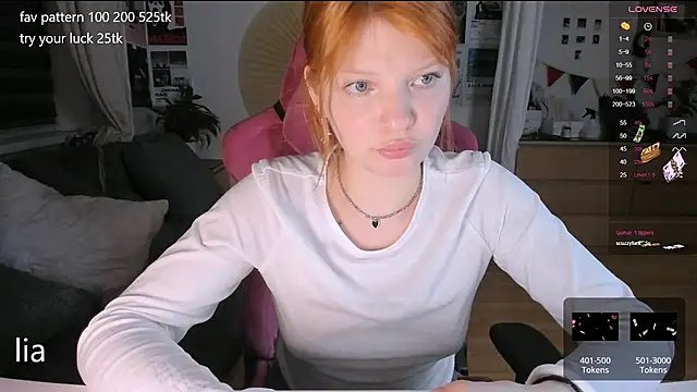 lil lia online show from October 2025 09:48:02 PM
