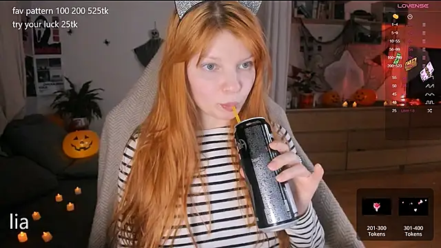 lil lia online show from October 2025 09:57:01 PM