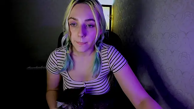 Snapshot of coraline_meow chatting on December 2024 02:38:02 PM coraline meow online show from December 2024 02:38:02 PM