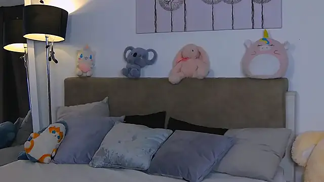 CassKiera online show from September 2025 05:09:01 AM