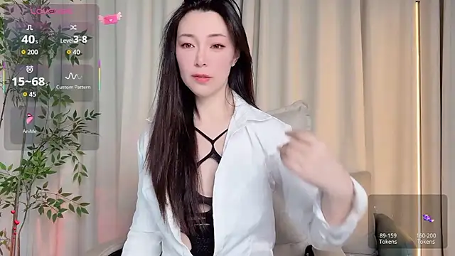 Ada-xixi online show from November 2025 01:02:01 PM