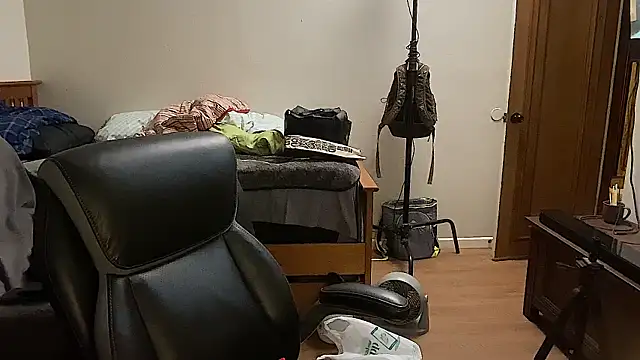 Snapshot of Seraph_De_La_Luna chatting on December 2024 03:14:02 AM Seraph De La Luna online show from December 2024 03:14:02 AM