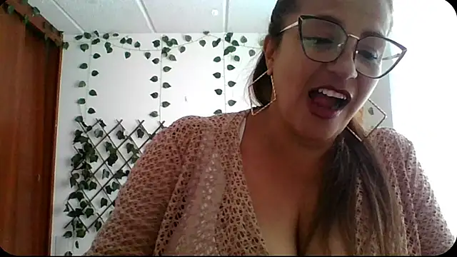 Snapshot of RossanaLionheart chatting on October 2025 08:42:01 PM RossanaLionheart online show from October 2025 08:42:01 PM