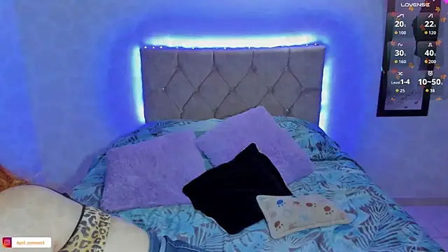 April sommer1 online show from October 2025 09:41:02 AM