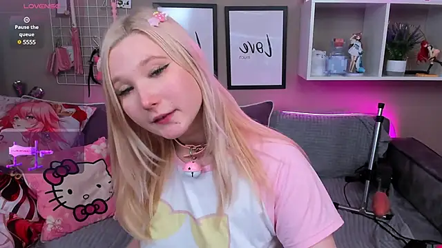 Snapshot of MeowkaKitty chatting on January 2025 07:24:02 AM MeowkaKitty online show from January 2025 07:24:02 AM