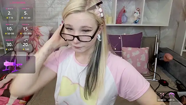 Snapshot of MeowkaKitty chatting on September 2025 01:32:02 AM MeowkaKitty online show from September 2025 01:32:02 AM