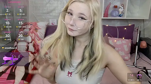 Snapshot of MeowkaKitty chatting on October 2025 01:36:02 AM MeowkaKitty online show from October 2025 01:36:02 AM