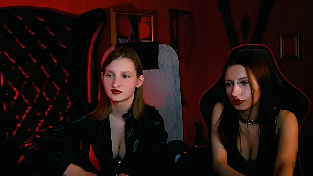 Snapshot of EllaHorton chatting on October 2025 04:39:01 PM EllaHorton online show from October 2025 04:39:01 PM