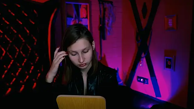 Snapshot of EllaHorton chatting on October 2025 08:51:02 AM EllaHorton online show from October 2025 08:51:02 AM