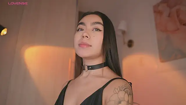 Snapshot of GigiLee_ chatting on October 2025 11:26:02 PM GigiLee online show from October 2025 11:26:02 PM