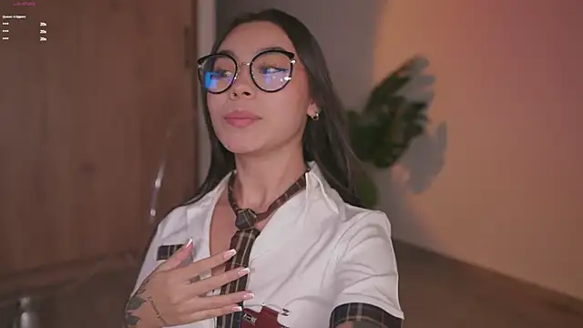 Snapshot of GigiLee_ chatting on October 2025 12:29:01 AM GigiLee online show from October 2025 12:29:01 AM