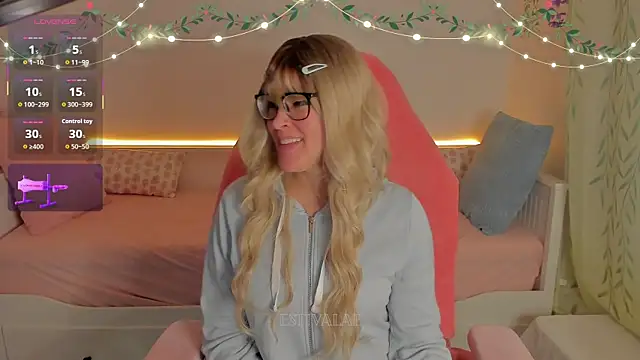 Snapshot of estivalae chatting on December 2025 11:58:02 AM estivalae online show from December 2025 11:58:02 AM