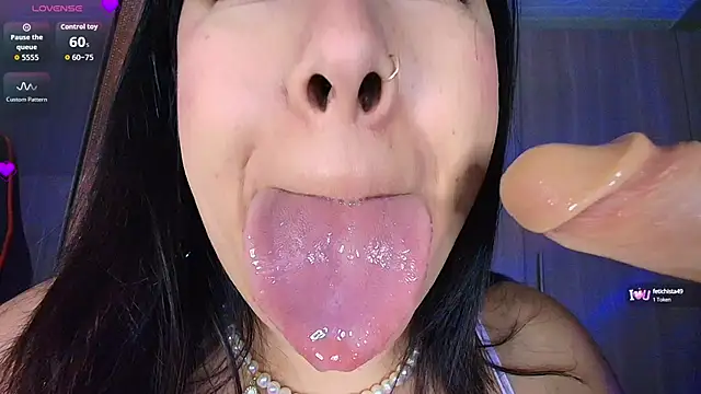 leahtemptation3 online show from October 2025 11:08:02 AM