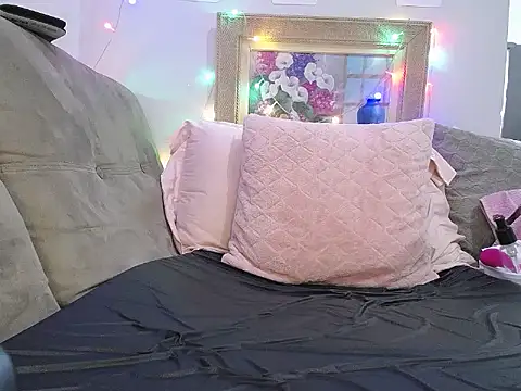 Irresistible24 online show from February 2025 08:11:02 PM