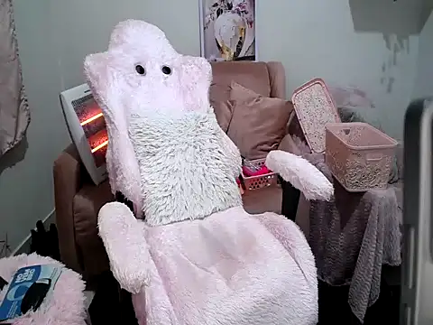 Irresistible24 online show from September 2025 08:59:02 AM